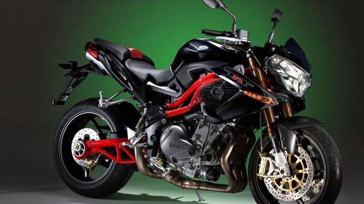 Benelli Tornado Naked Tre 1130 Sport In Black Side Pose